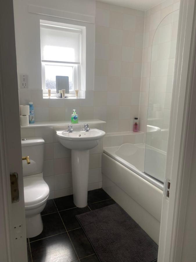 Renfrew Home From Home Bagian luar foto