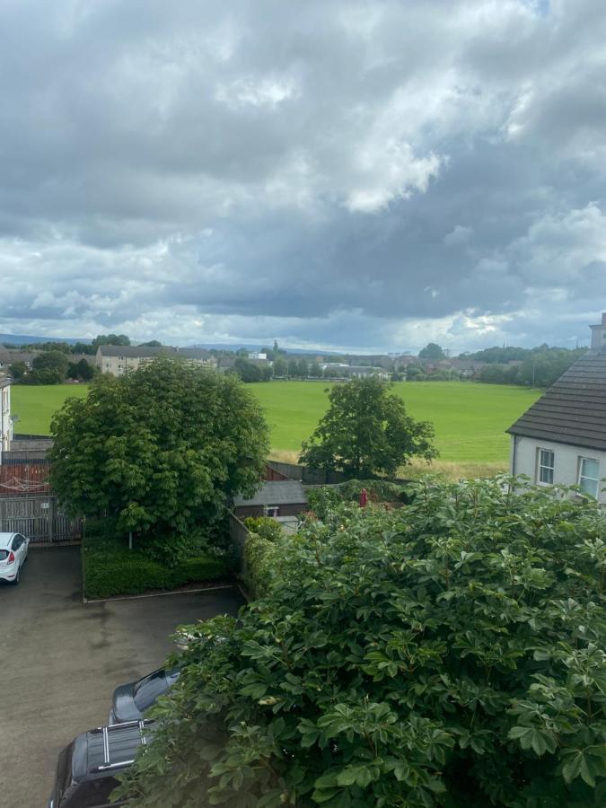 Renfrew Home From Home Bagian luar foto