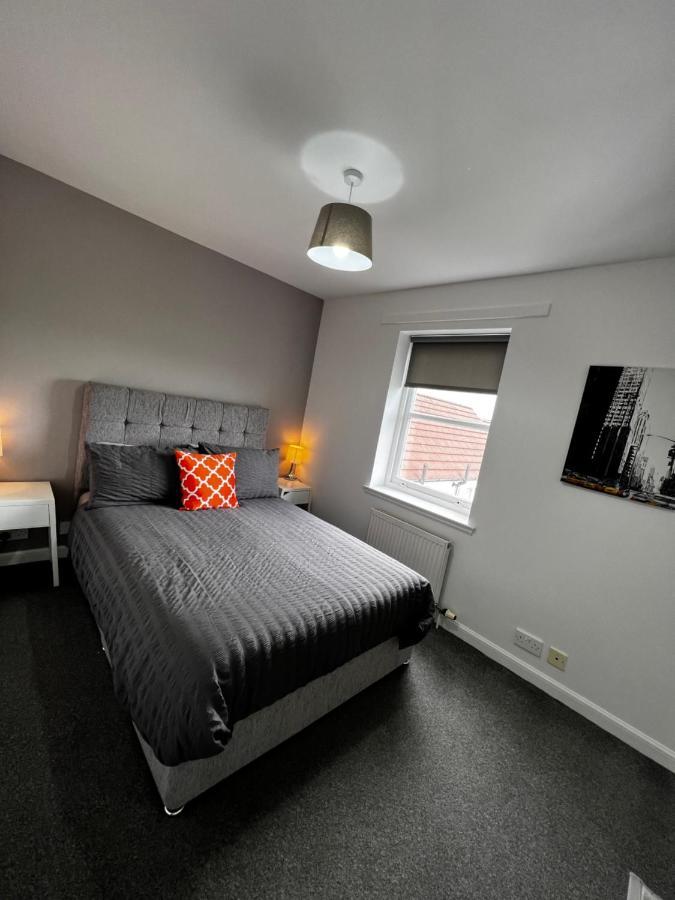 Renfrew Home From Home Bagian luar foto